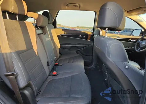 2017 Kia Sorento Lx z USA, uszkodzony, nr VIN 5XYPG4A33HG272803